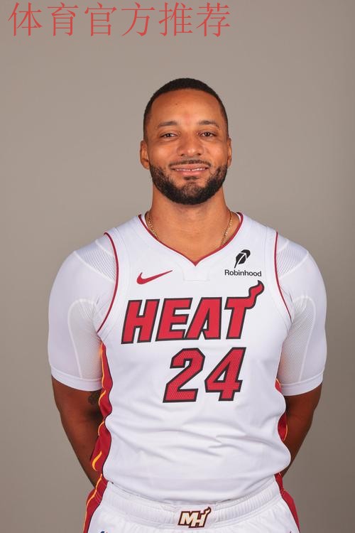 威尔斯半场出战16分钟,8中5得到13分4板1助攻 威尔斯半场出战16分钟,8中5得到13分4板1助攻